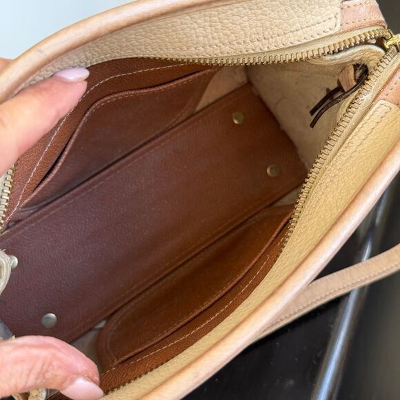 Dooney & Bourke Vintage buckle ziptop satchel oatmeal Leather Crossbody Shoulder - Picture 14 of 14